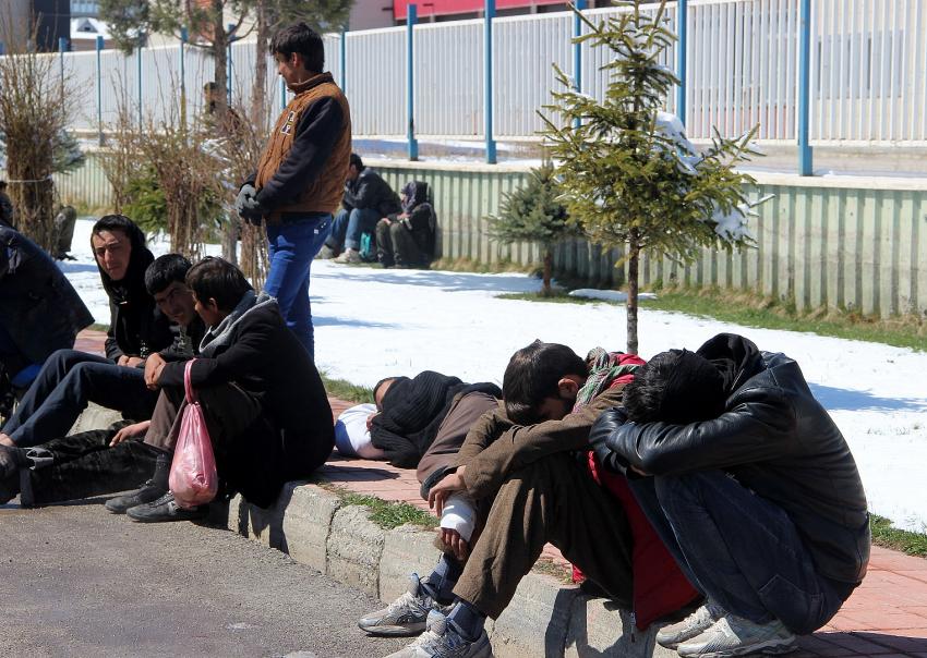 Erzurum'da kaçak göçmenlerde salgın endişesi